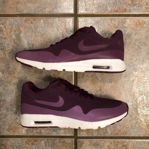 Nike Air Max Sneakers *New Condition*